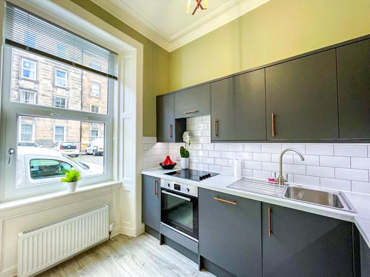 Desirable 2 Bed Apt Near Edinburgh Castle Exterior foto